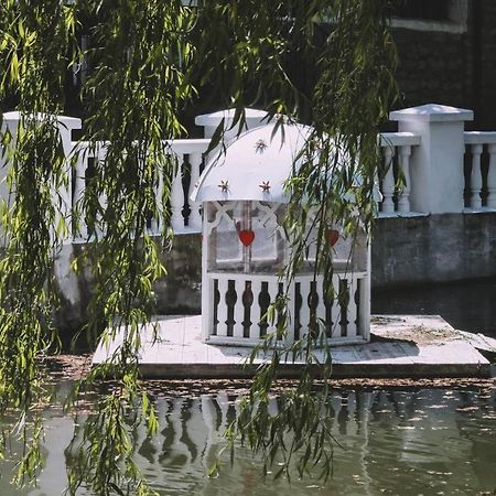 Old Town Apartments Kamyanets-Podilski Dış mekan fotoğraf