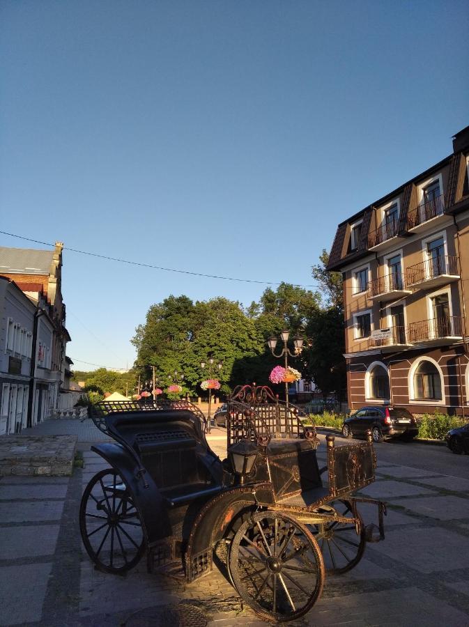 Old Town Apartments Kamyanets-Podilski Dış mekan fotoğraf